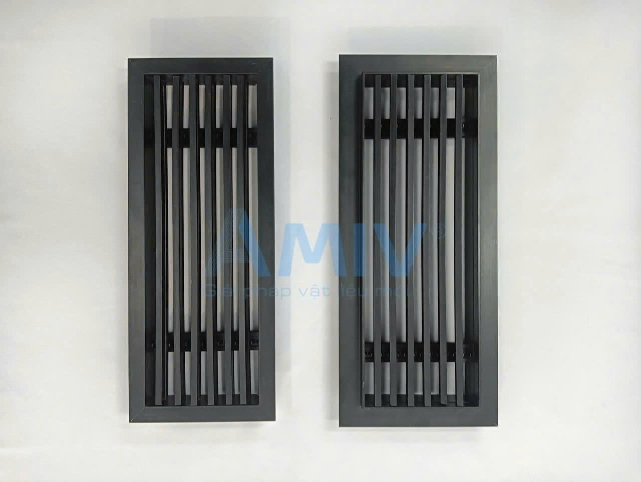 Cửa gió nhựa ABS nan thẳng màu đen 600×200
